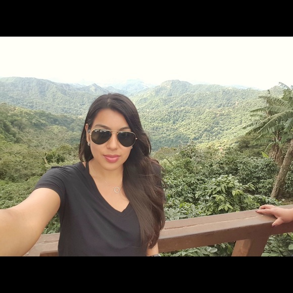 Meet your Posher, Flor - Picture 3 of 3